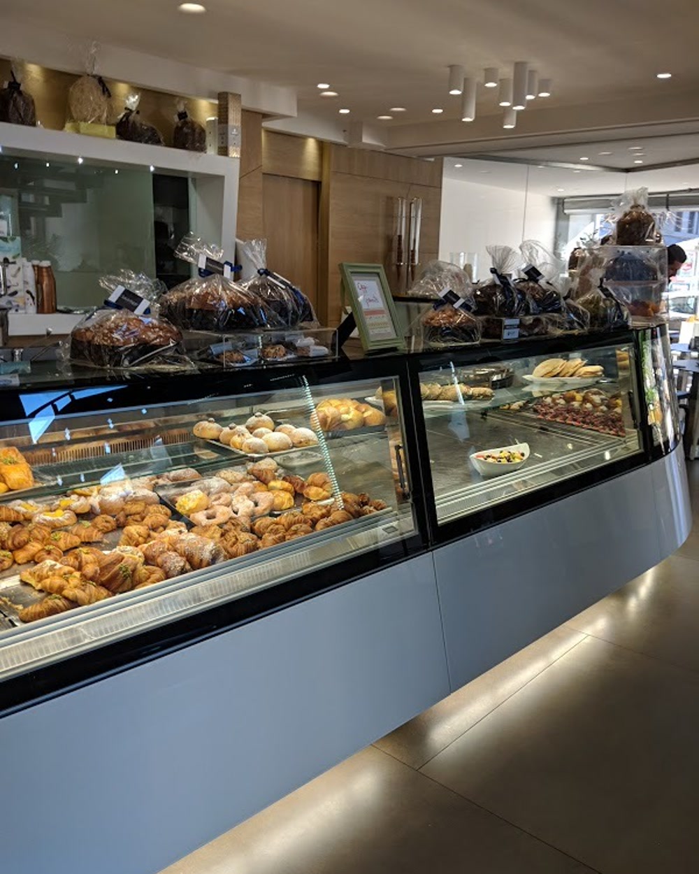 La sala interna di Cafè Sauvage